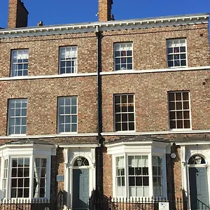 Apartment Priory House 